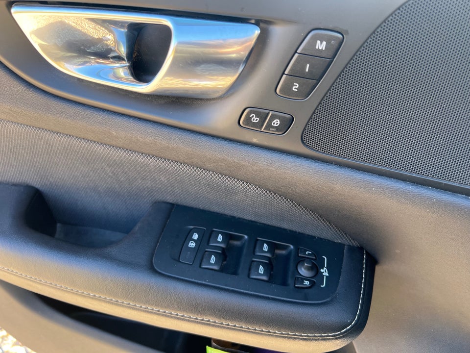 Volvo V60 2,0 T4 190 R-Design aut. 5d