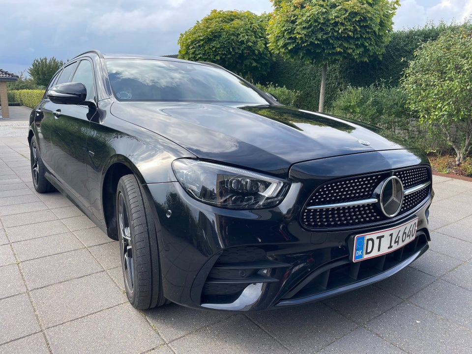 Mercedes E300 de 2,0 AMG Line stc. aut. 5d