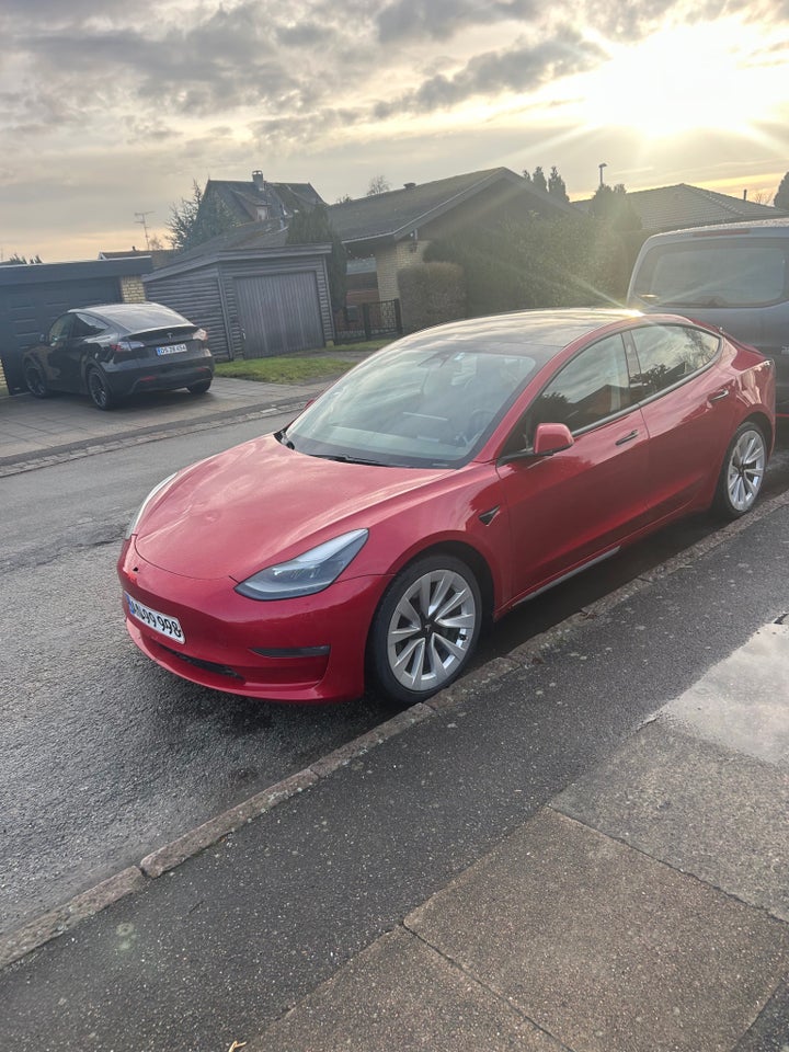 Tesla Model 3 Long Range AWD 4d