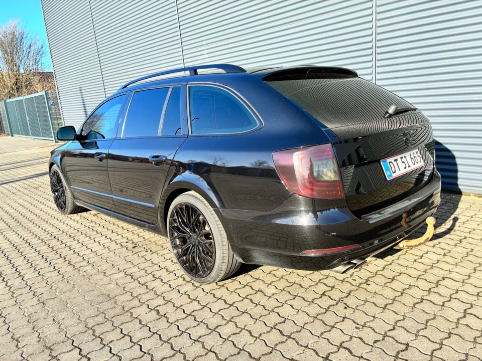 Skoda Superb 2,0 TDi 140 Ambition Combi DSG 5d