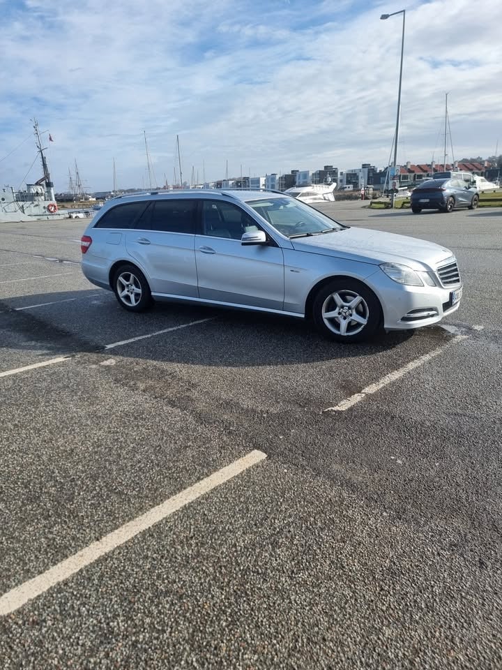 Mercedes E220 2,2 CDi Avantgarde stc. aut. 5d