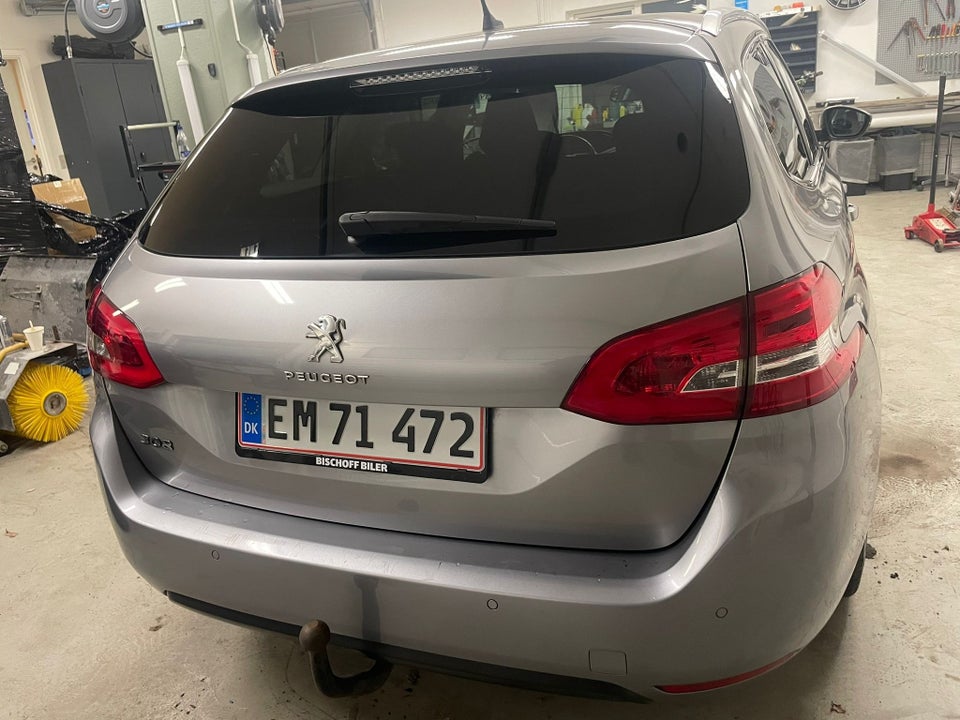 Peugeot 308 1,2 e-THP 130 Active SW 5d