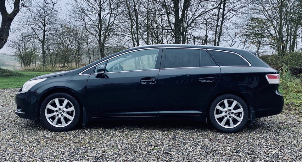 Toyota Avensis 2,0 D-4D T3 stc. 5d