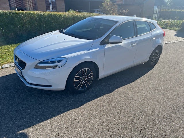 Volvo V40 2,0 D3 150 Momentum aut. 5d