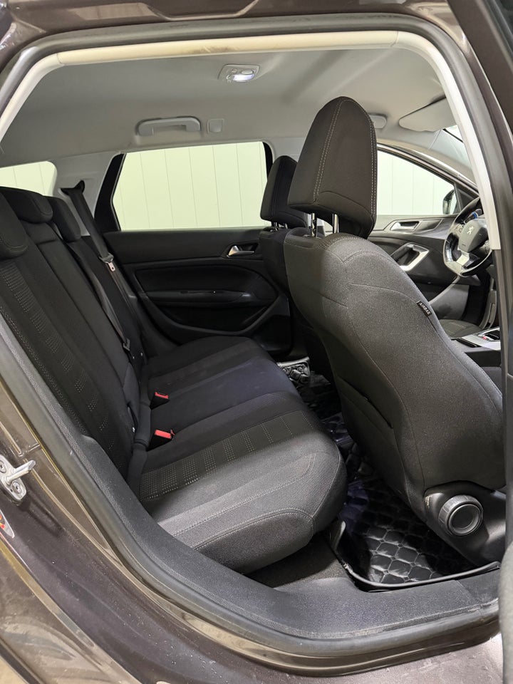 Peugeot 308 1,6 BlueHDi 120 Allure SW 5d