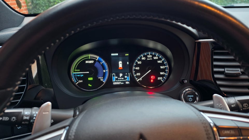 Mitsubishi Outlander 2,4 PHEV Instyle CVT 4WD 5d