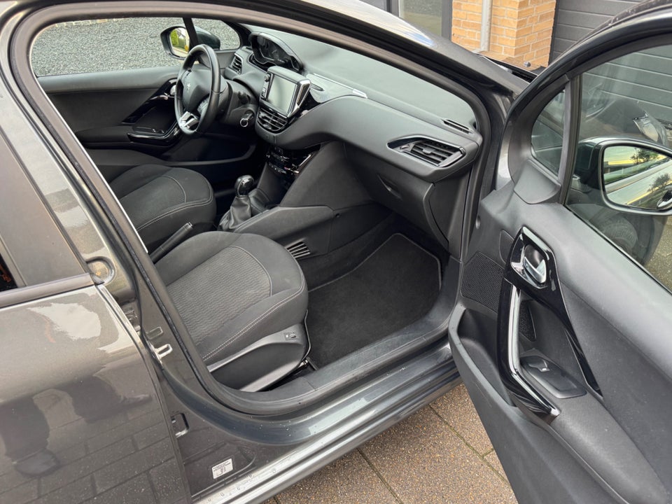 Peugeot 208 1,2 VTi 82 Allure 5d