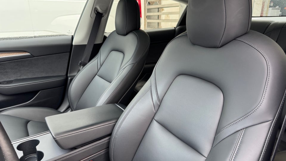 Tesla Model 3 Standard Range+ RWD 4d