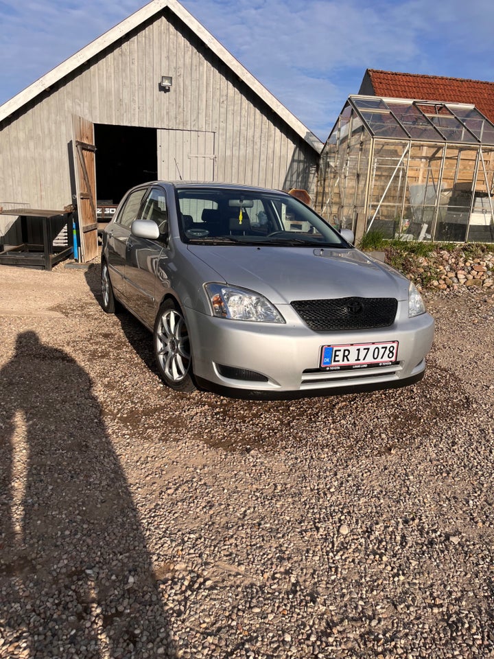 Toyota Corolla 1,6 VVT-i Terra 5d