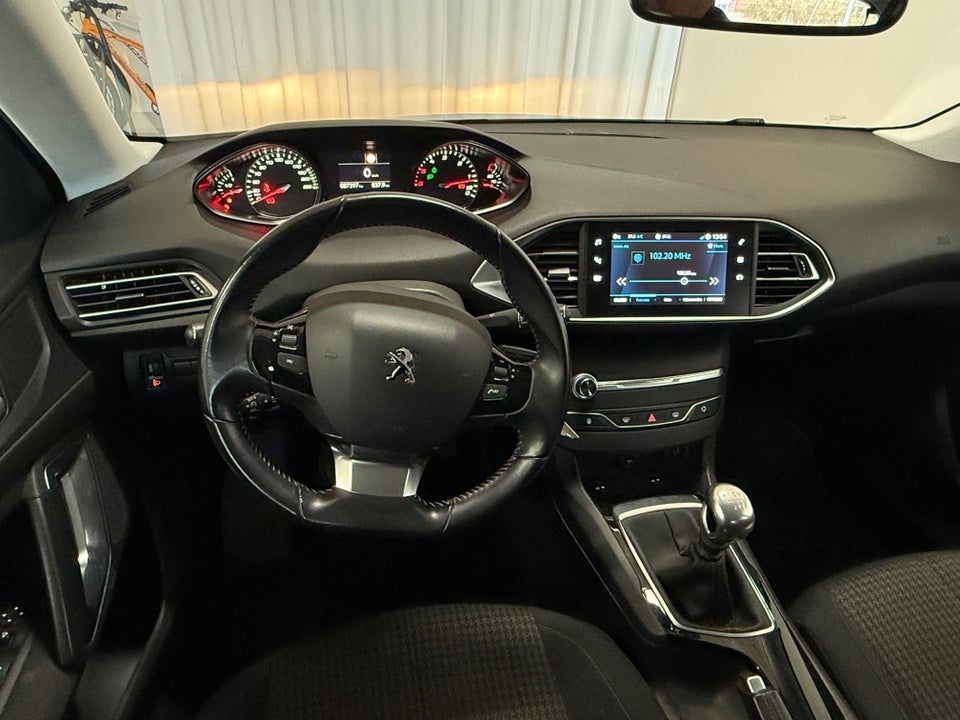 Peugeot 308 1,5 BlueHDi 130 Style+ 5d