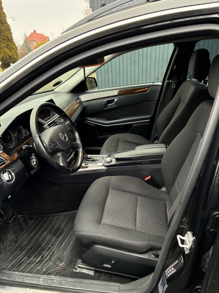 Mercedes E200 2,2 CDi stc. aut. BE 5d