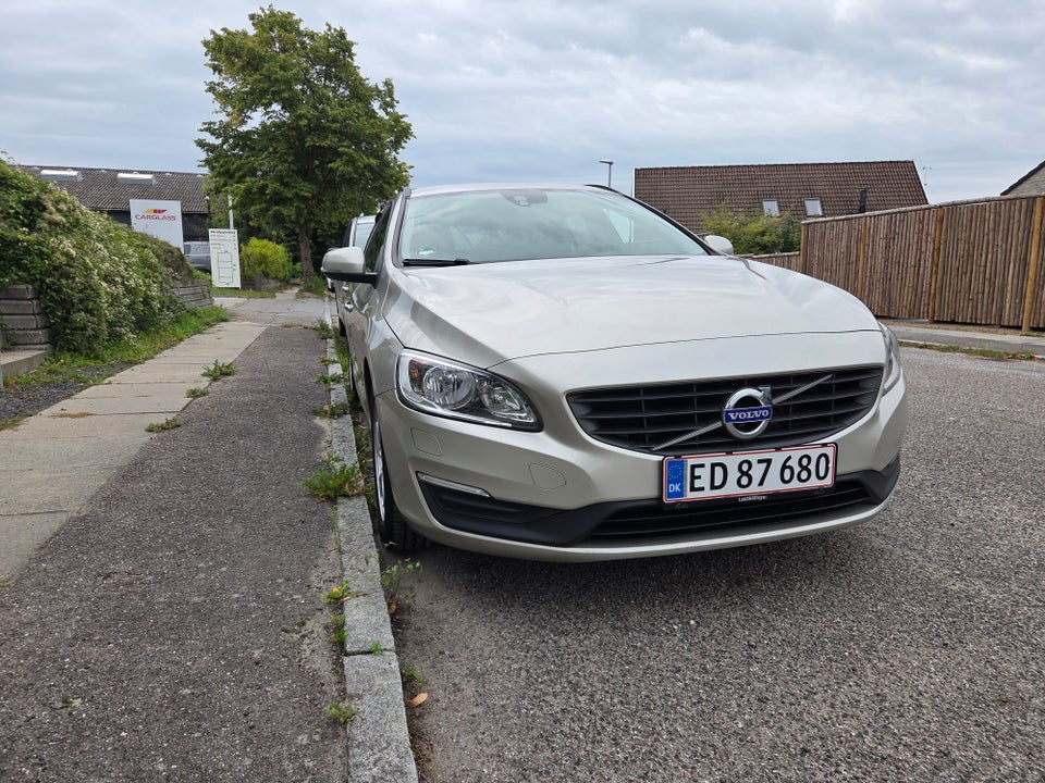 Volvo V60 2,0 D2 120 Kinetic 5d