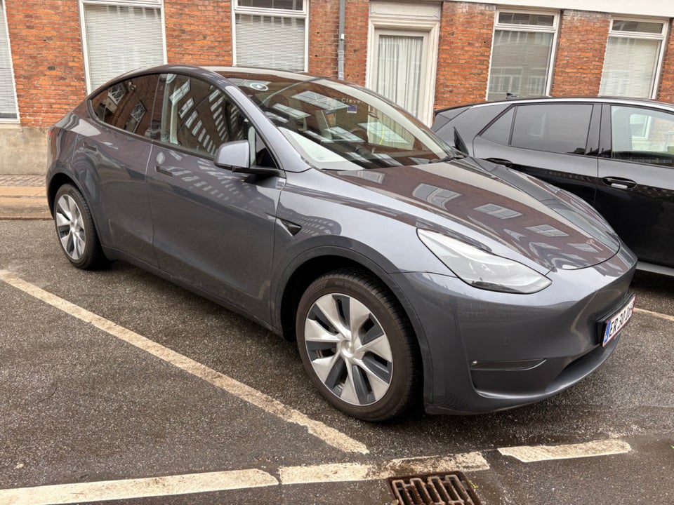 Tesla Model Y Long Range AWD 5d