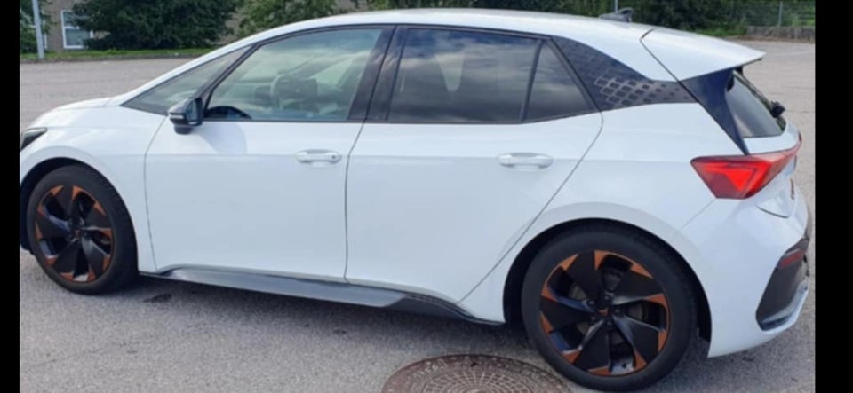 Cupra Born 58 e-Boost Dinamica Pack High 5d