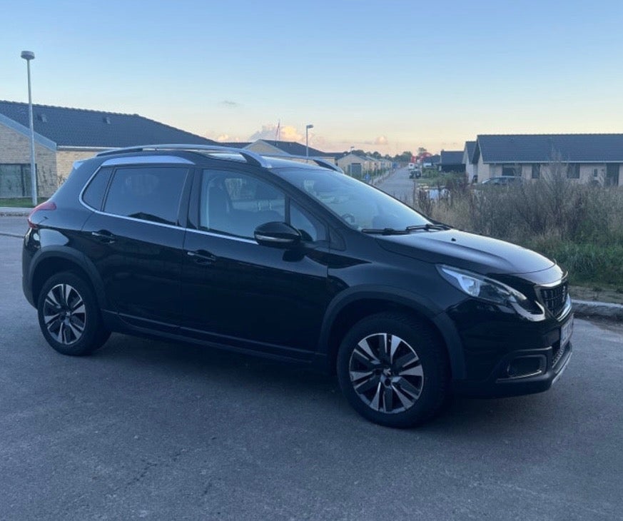 Peugeot 2008 1,2 PureTech 130 Selection Sky 5d