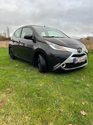 Toyota Aygo 1,0 VVT-i x-wave Sky 5d