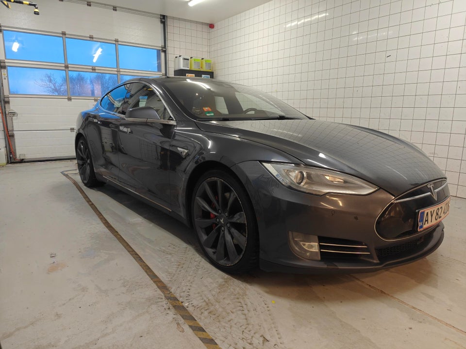 Tesla Model S P90D 5d