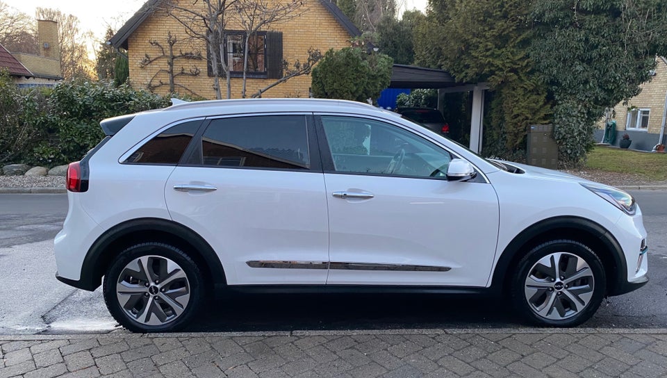 Kia e-Niro 64 Premium 5d