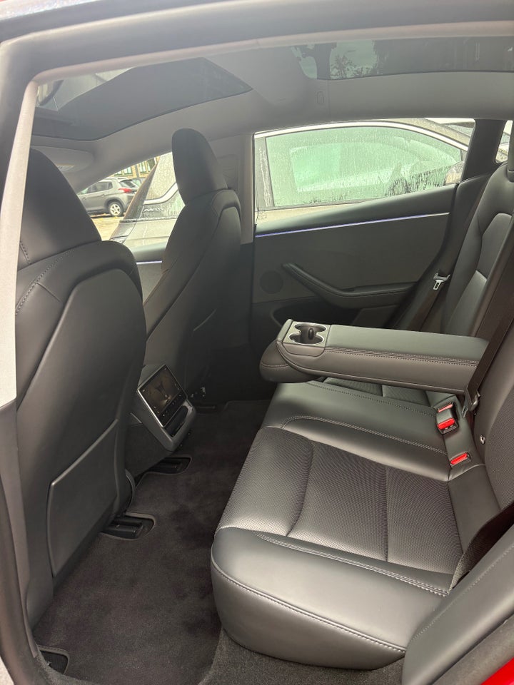 Tesla Model 3 RWD 4d