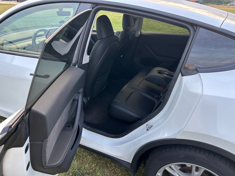 Tesla Model Y RWD 5d