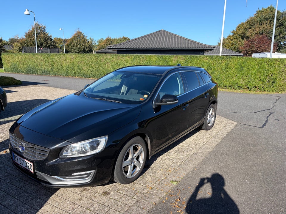 Volvo V60 2,0 D4 181 Momentum Drive-E 5d