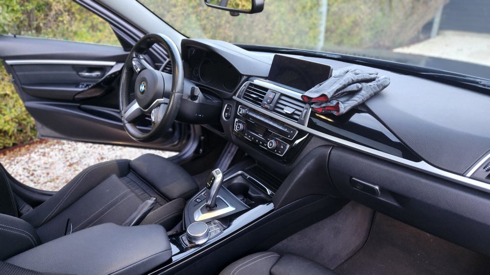 BMW 320i 2,0 Sport Line aut. 4d