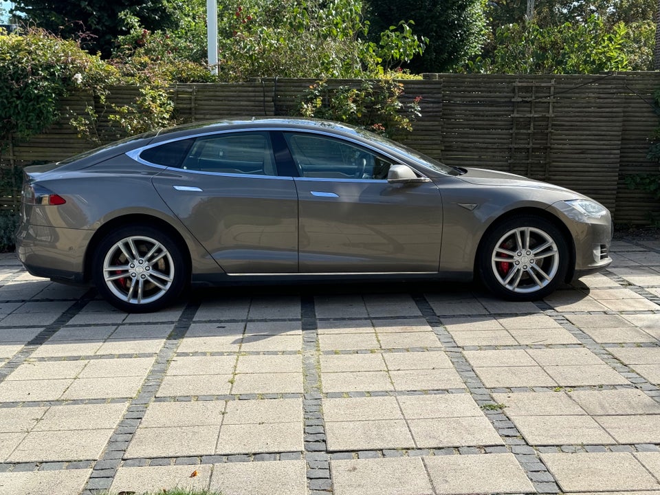 Tesla Model S P90D 5d