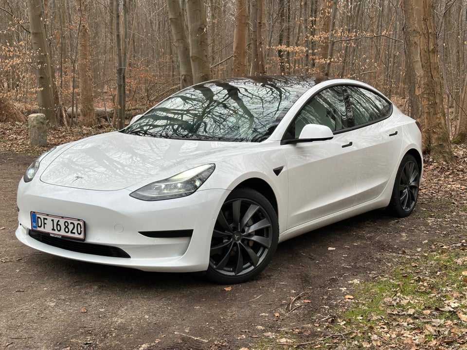 Tesla Model 3 Standard Range+ RWD 4d