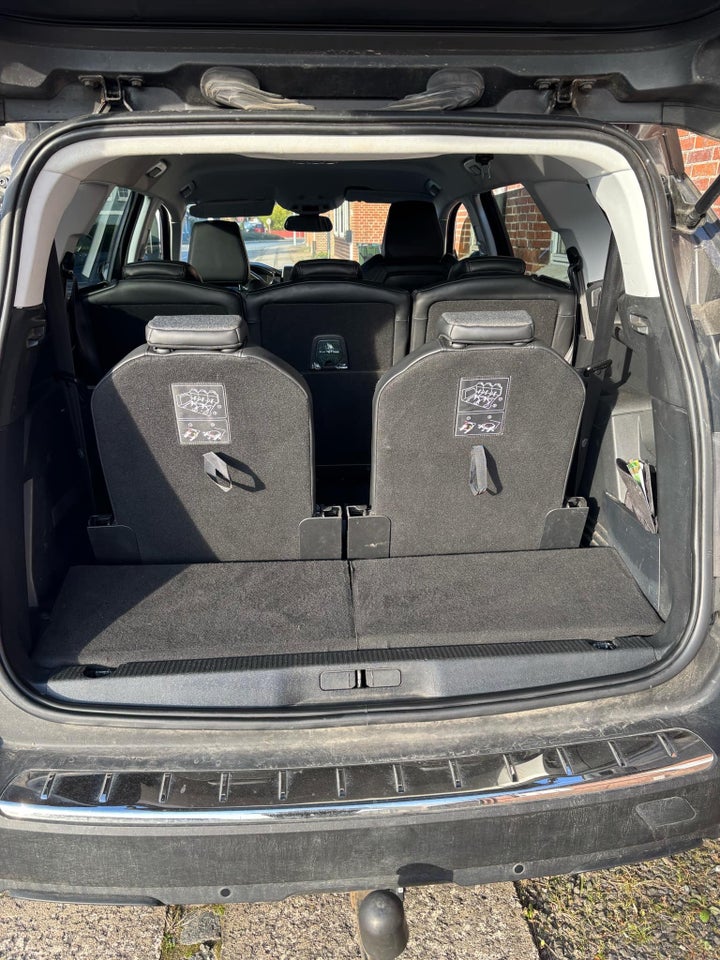 Peugeot 5008 1,6 BlueHDi 120 Allure 7prs 5d