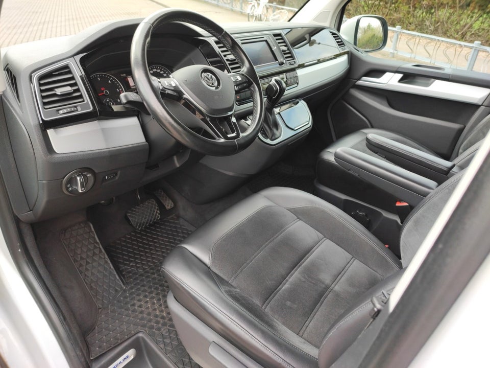VW Multivan 2,0 TDi 150 Highline DSG kort