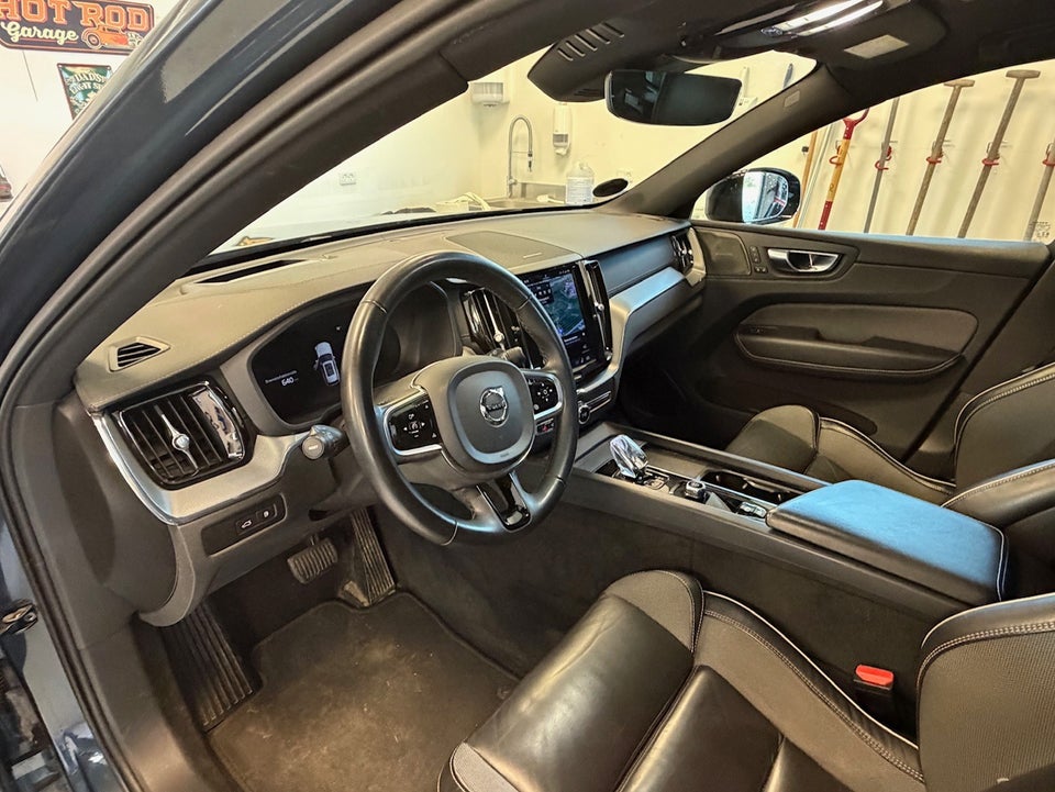 Volvo XC60 2,0 T8 ReCharge Ultimate Dark aut. AWD 5d