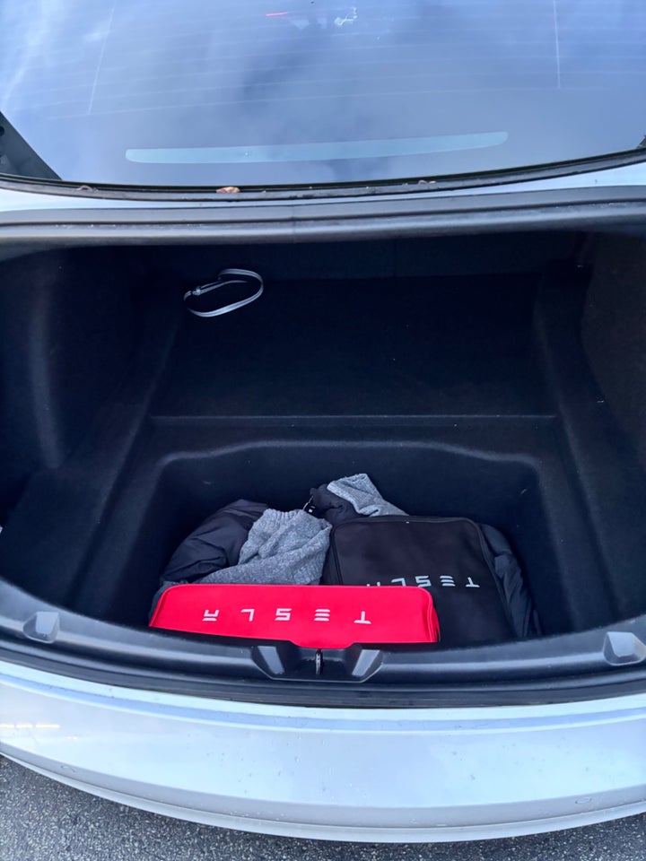 Tesla Model 3 Standard Range+ RWD 4d