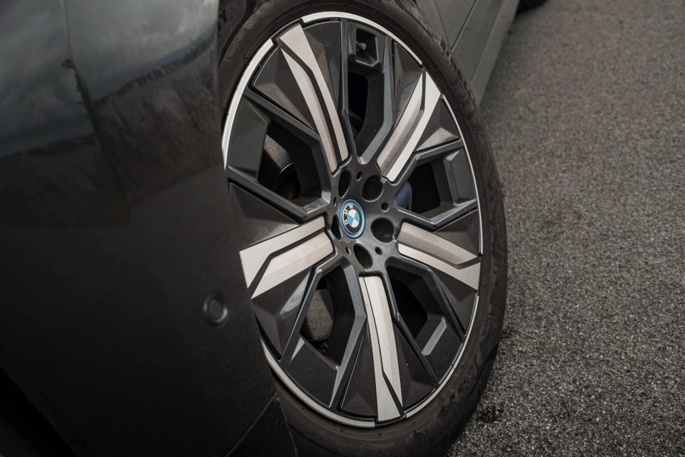 BMW iX xDrive40 Fully Charged Sport 5d