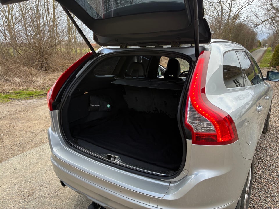 Volvo XC60 2,0 D3 150 Momentum 5d