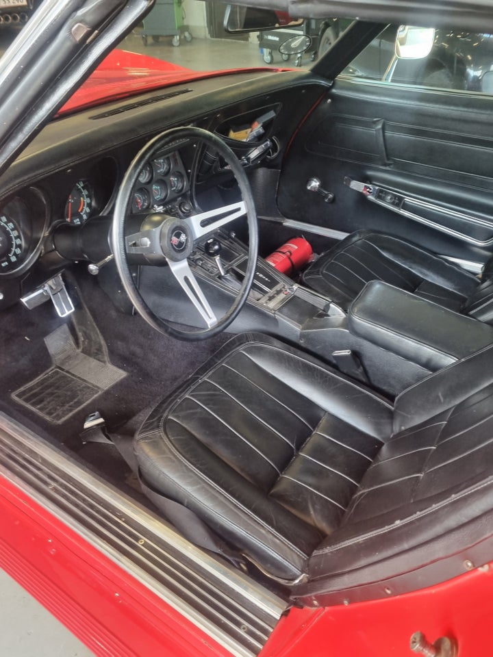 Chevrolet Corvette Convertible 2d