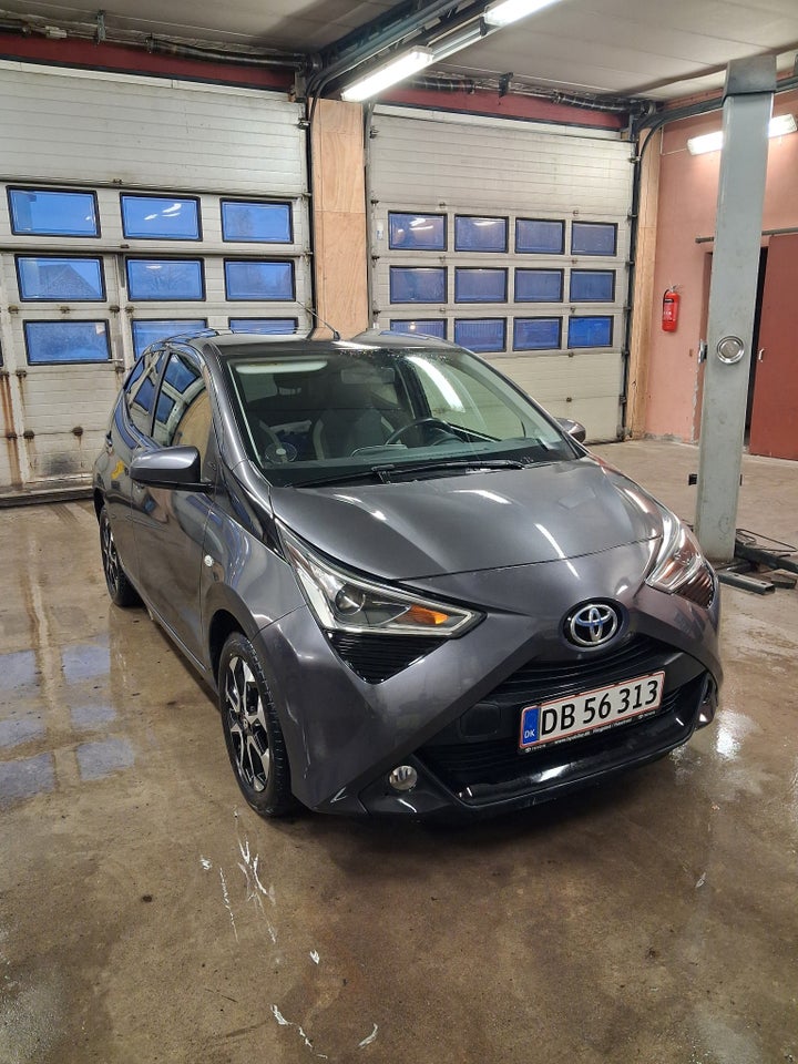 Toyota Aygo 1,0 VVT-i x-press x-shift 5d