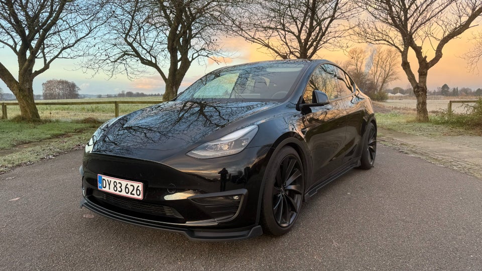 Tesla Model Y Long Range AWD 5d