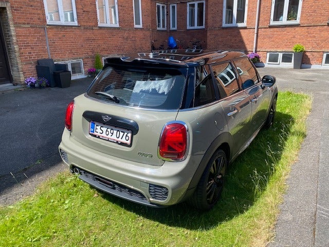 MINI Cooper 1,5 Essential 5d