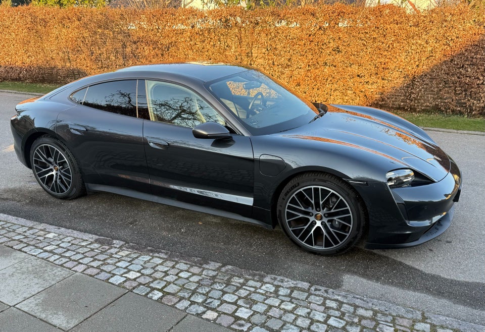 Porsche Taycan 4d