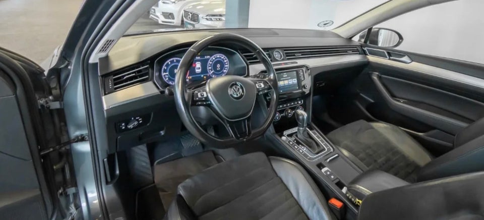 VW Passat 2,0 TSi 280 R-line DSG 4Motion 4d