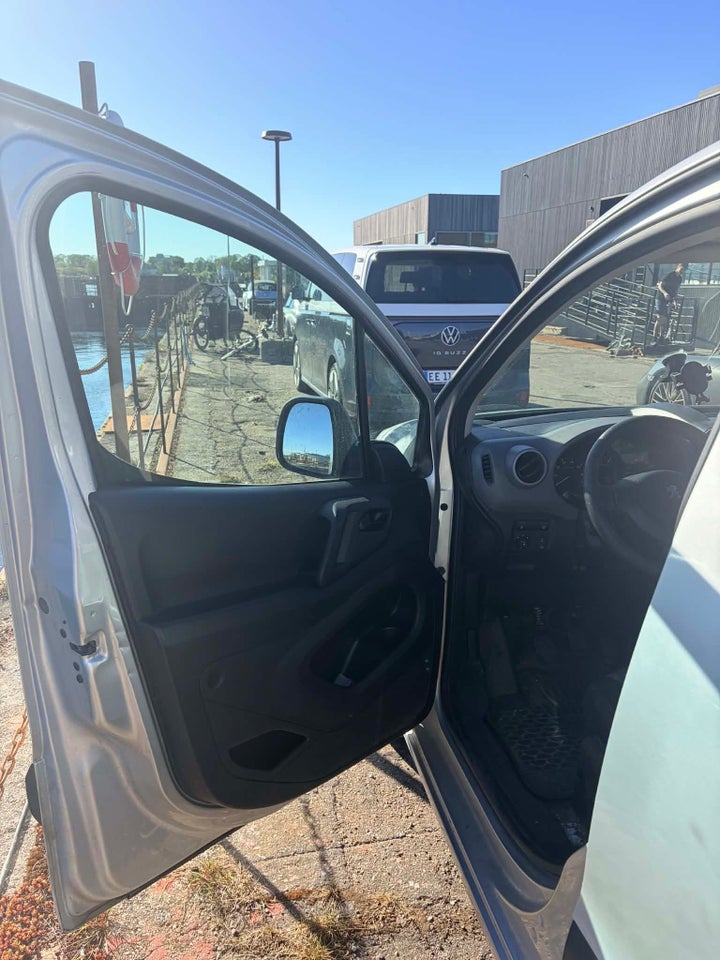 Peugeot Partner 1,6 BlueHDi 100 L1 Flex Van 5d