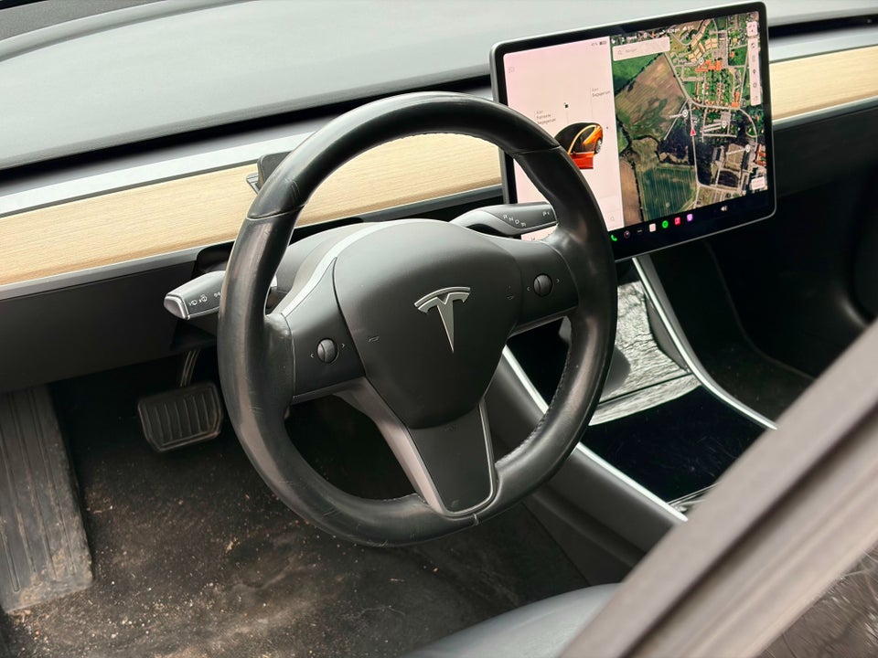 Tesla Model 3 Long Range AWD 4d