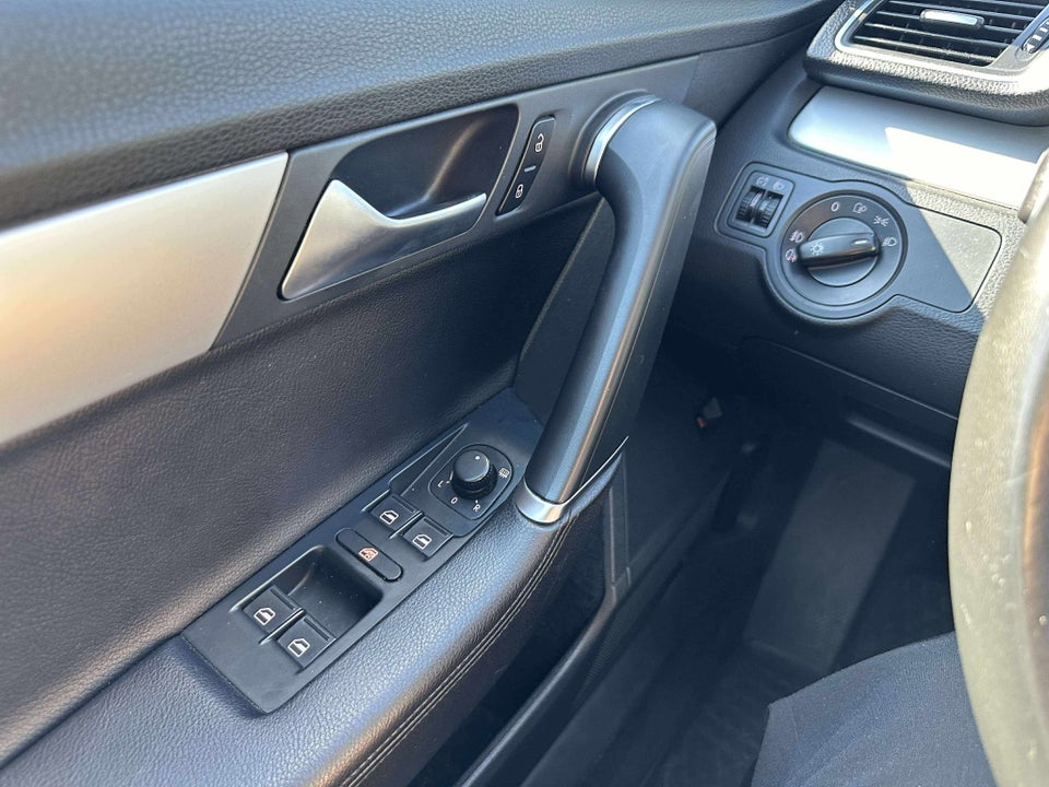 VW Passat 2,0 TDi 140 Highline Variant DSG BMT 5d