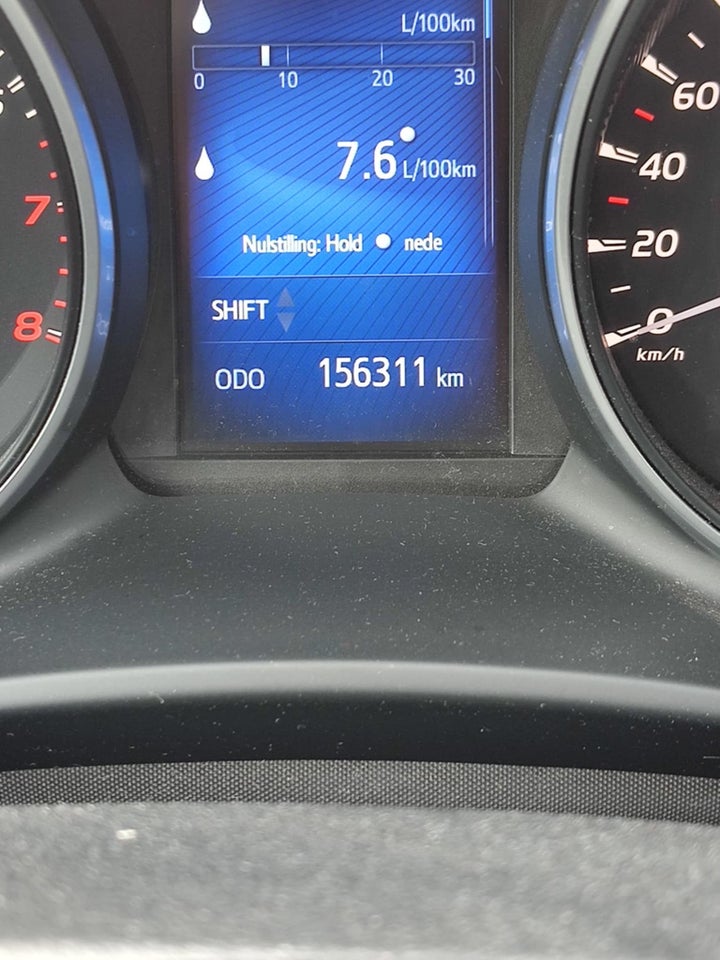 Toyota Avensis 1,8 VVT-i T1 Touring Sports 5d