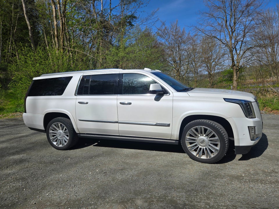 Cadillac Escalade 6,2 V8 ESV Platinum aut. 7prs 5d