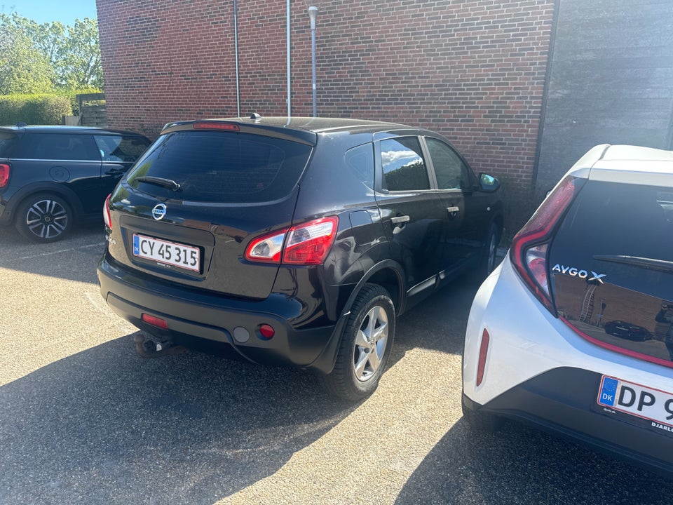 Nissan Qashqai 1,6 Acenta 5d