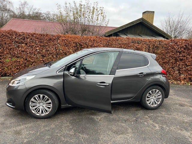 Peugeot 208 1,2 PureTech 82 Exclusive+ 5d