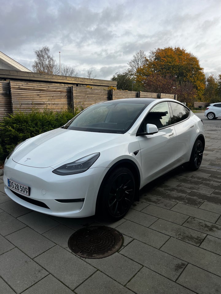 Tesla Model Y Long Range AWD 5d