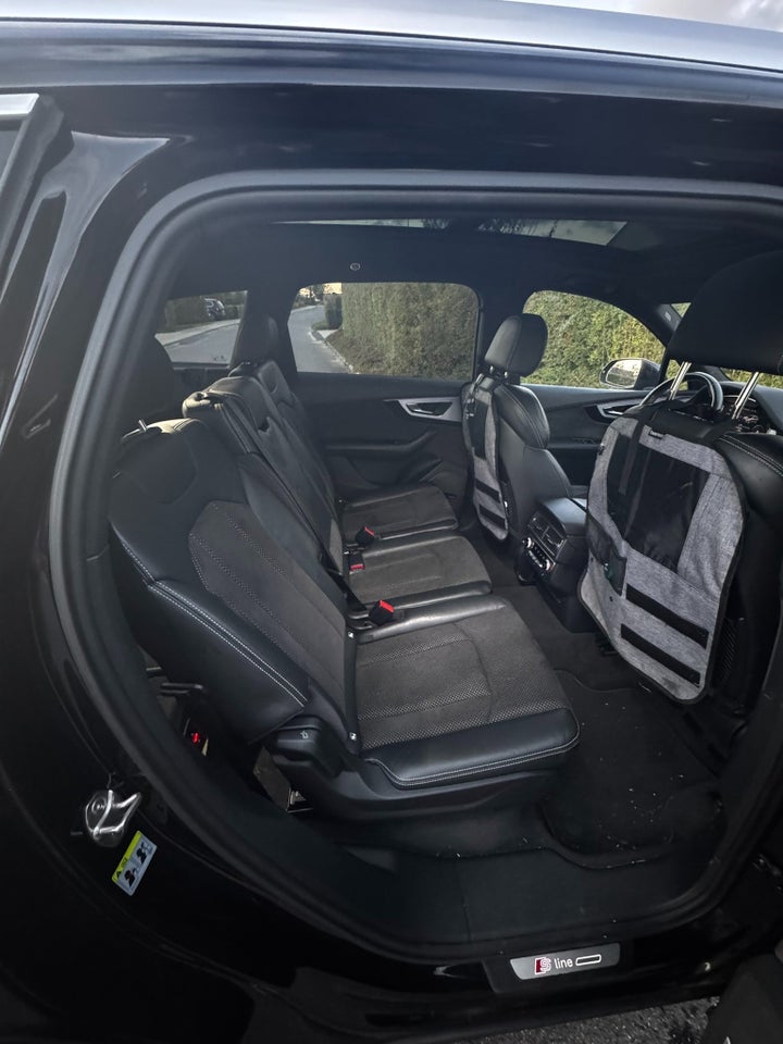 Audi Q7 3,0 TDi 272 S-line quattro Tiptr. 7prs 5d