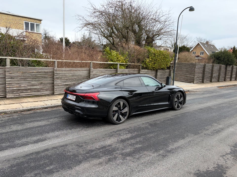 Audi e-tron GT quattro 4d